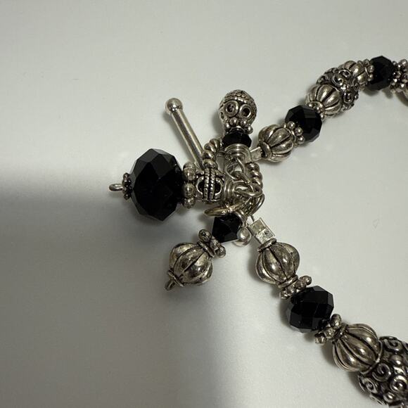 SILVERTONE & BLACK GLASS BEADED BRACELET W/ SPACERS - Picture 4 of 6